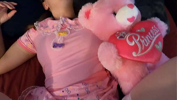 step Daughter lays with step gets fucked creampied accidentally