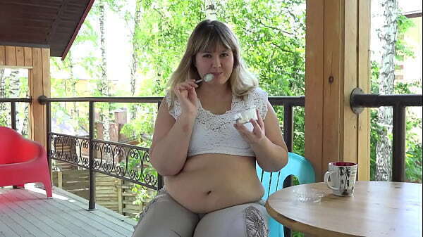 Mukbang from chubby milf with belly. ASMR. Amateur outdoor food fetish.