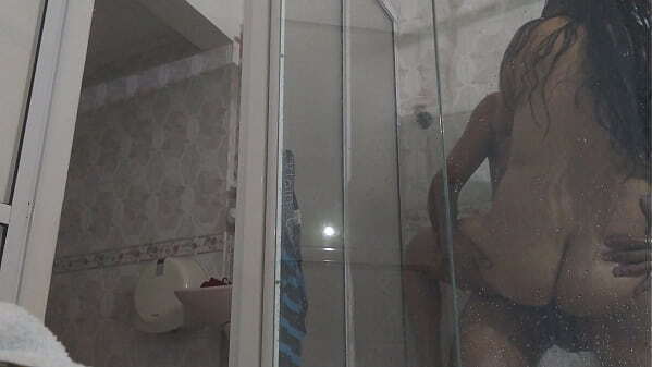 hermosa latina tetona culona coge amante ba&ntilde_o