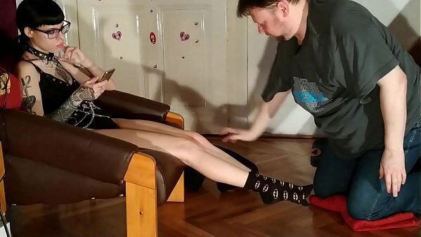Beth Kinky Boot &amp_ smelly sock sniffing foot slave