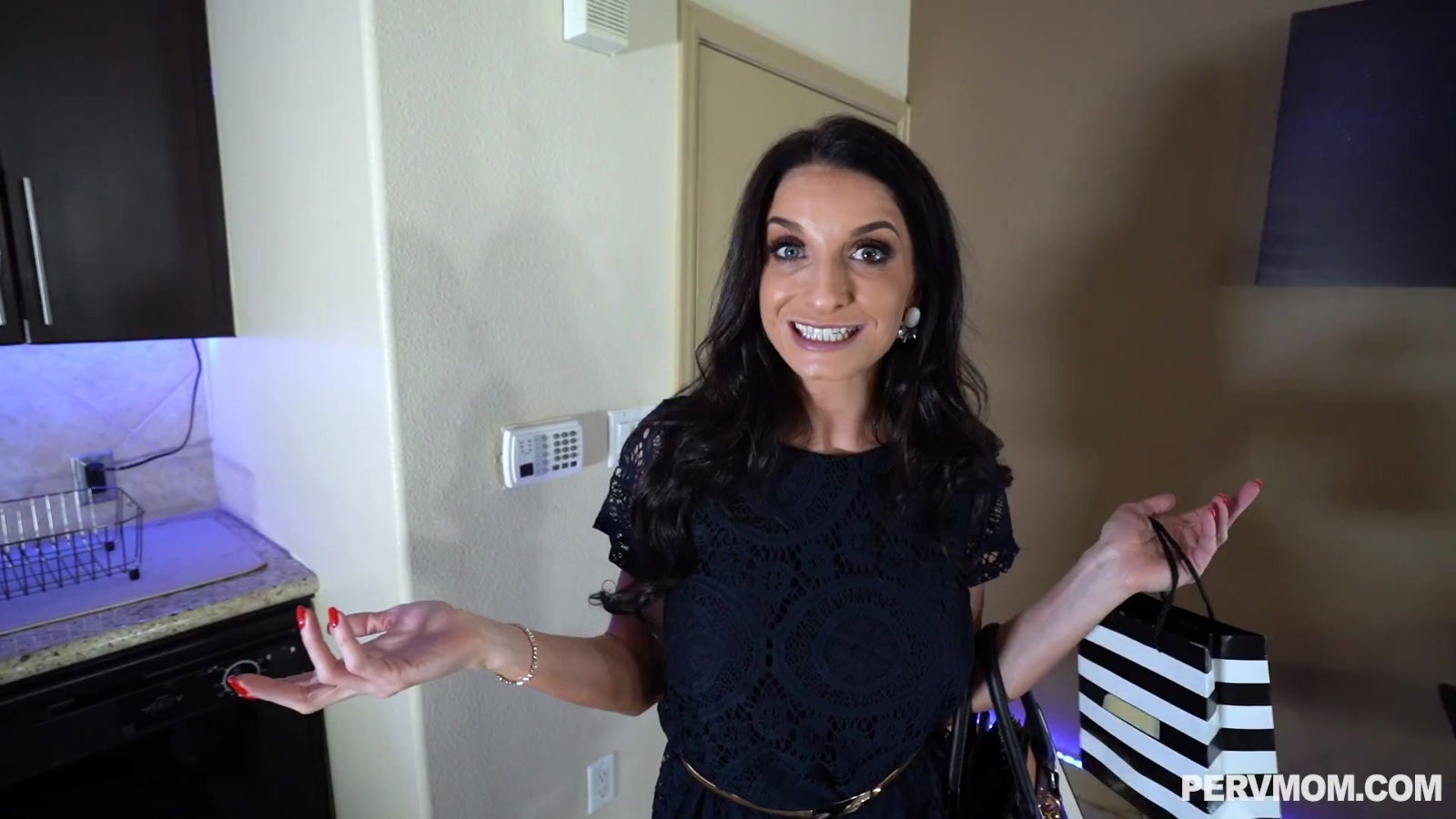 Mature stepmom Silvia Saige never PervMom