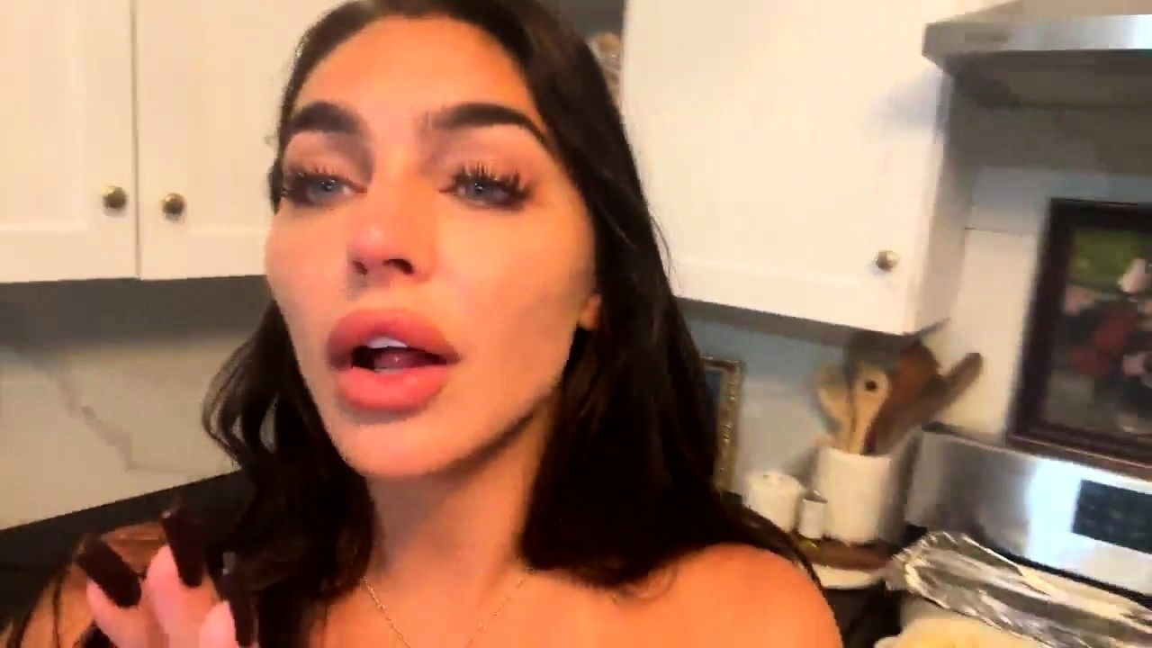 Emily Rinaudo Onlyfans Livestream Video Leaked