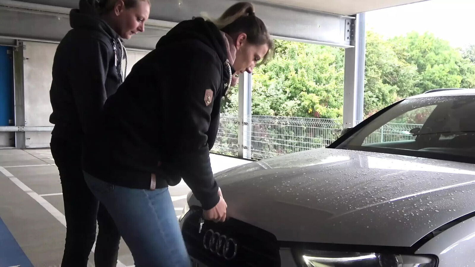 Parking garage escalation! This tail ours! Thank your help way!