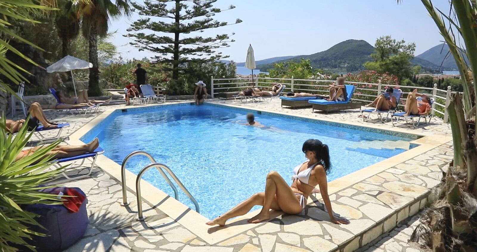 PUBLIC! STRANGER FUCKS MIDDLE HOTEL POOL!