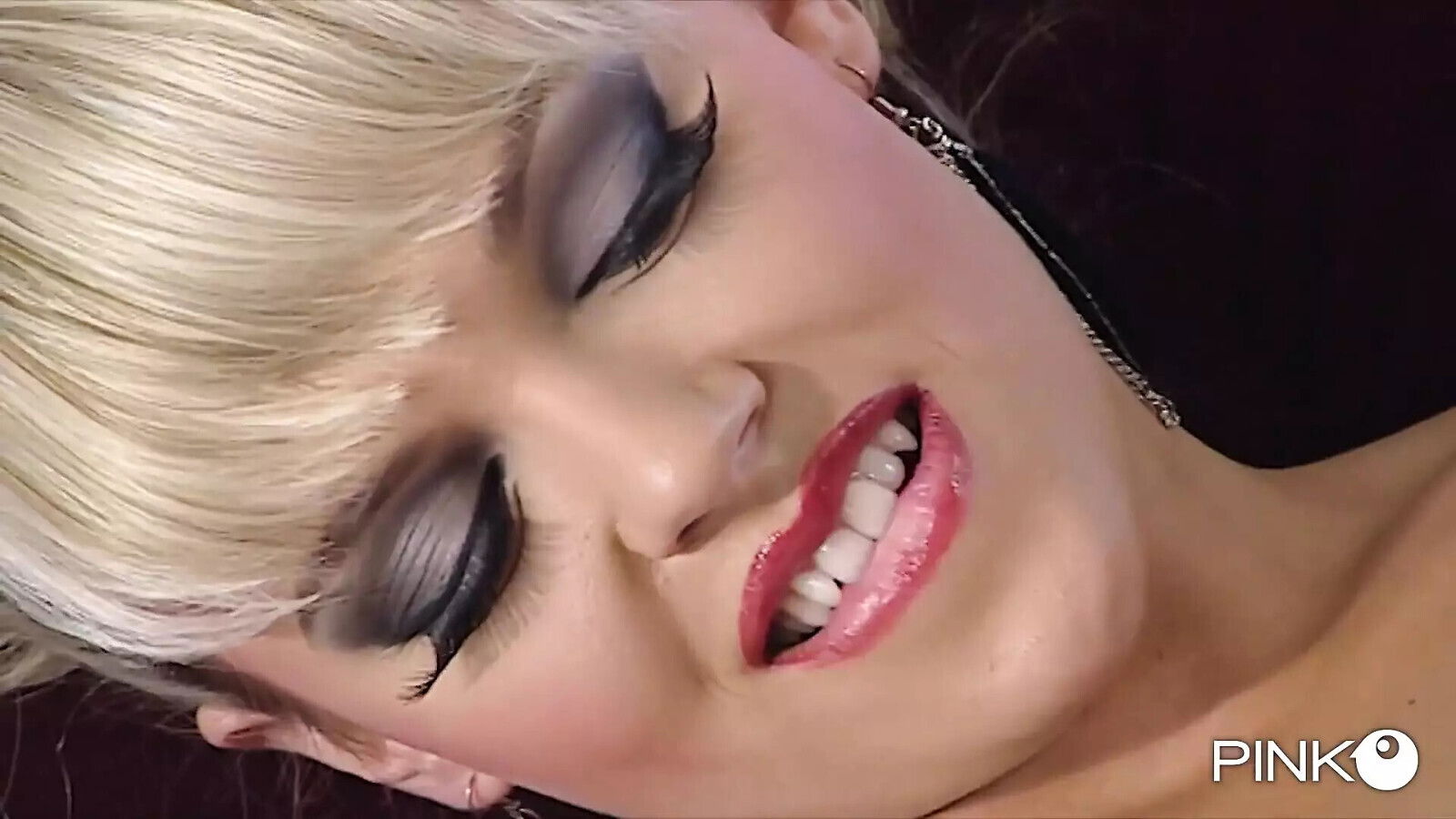 Sexy Secretary Gets Banged Boss