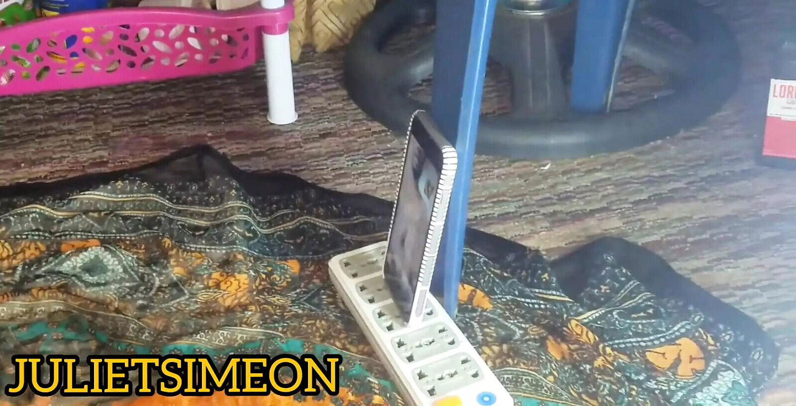 Julietsimeon Live Video with Boyfriend Canada