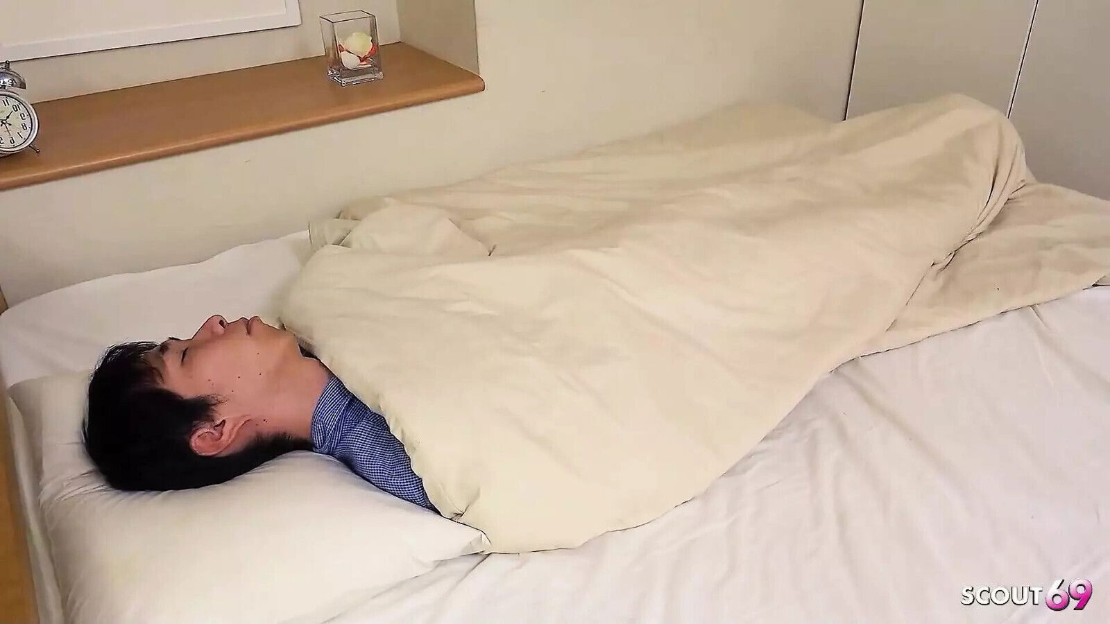 Japanese Step-sister Caught While Christmas Love with Seduce Young 3some