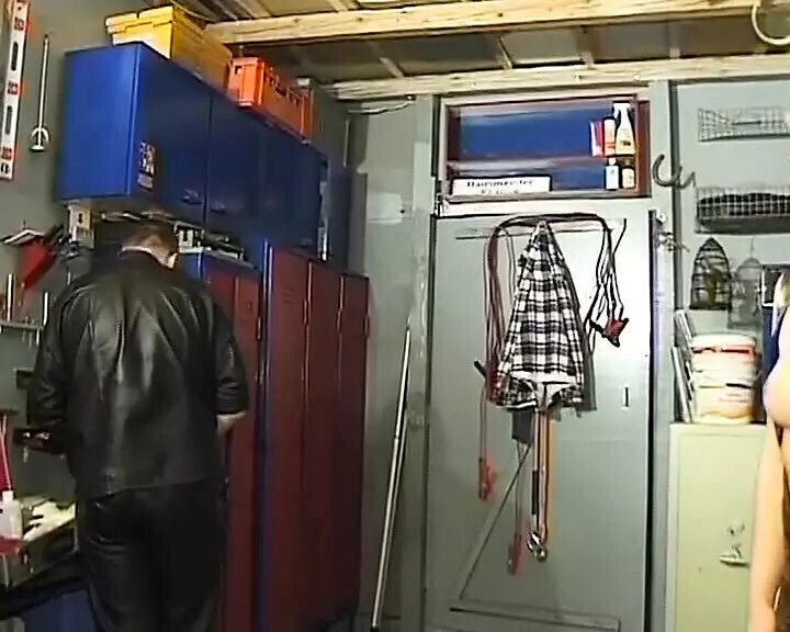 Mature German slut dominated master workshop