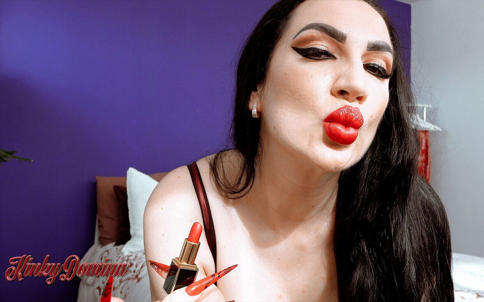 Asmr From Queen Lipstick