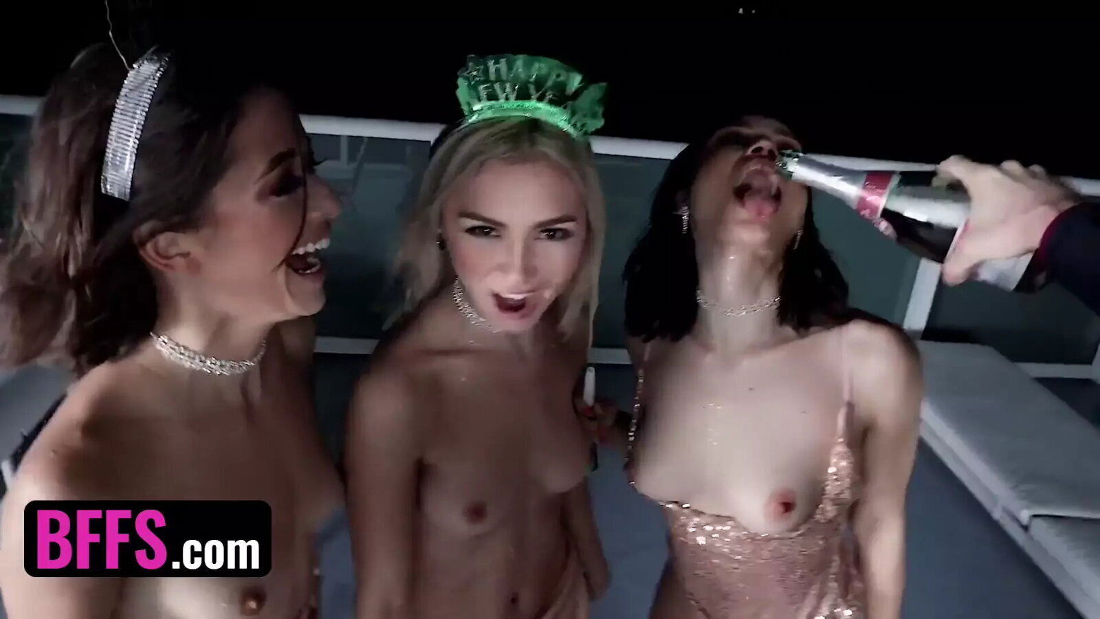 Kinky Besties Izzy Bell, Chloe Temple & Liv Wild Celebrate New Year with Hard...