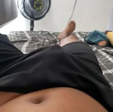 Masajeando pene rato mientras pelos