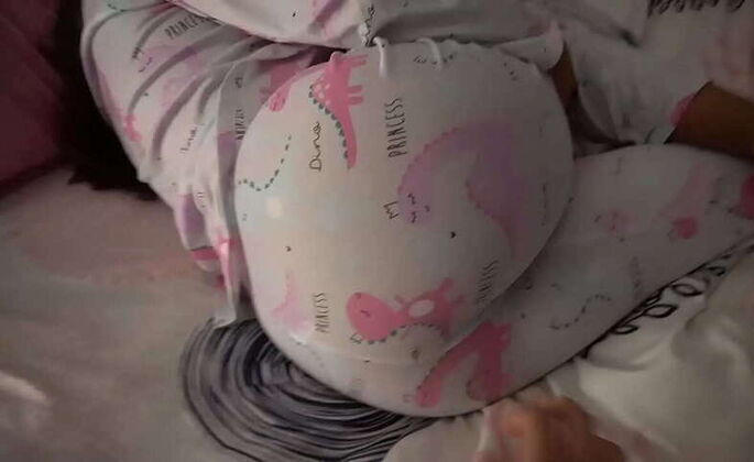 Stepsister's Hard: Night Naughty Pajamas