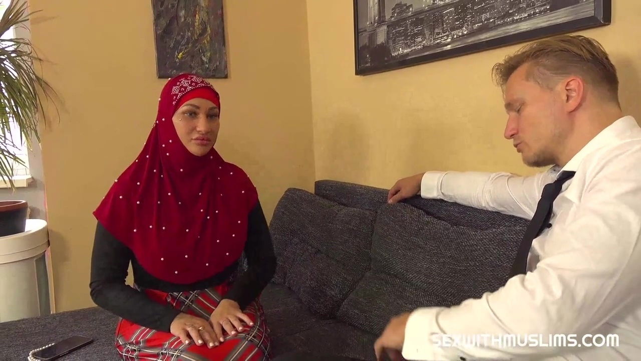 Woman Hijab Stole Savings With Pussy Emma Turner