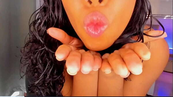 morenita coqueta esta bien cachonda darme leche