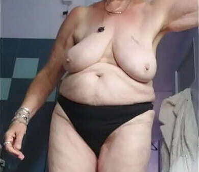 neukt oude harige komkommer