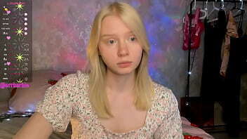 Otra vez la rubia hermosa ojos azules coqueta