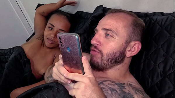 Casal an&otilde_es ligaram para contratar puta fazer menage