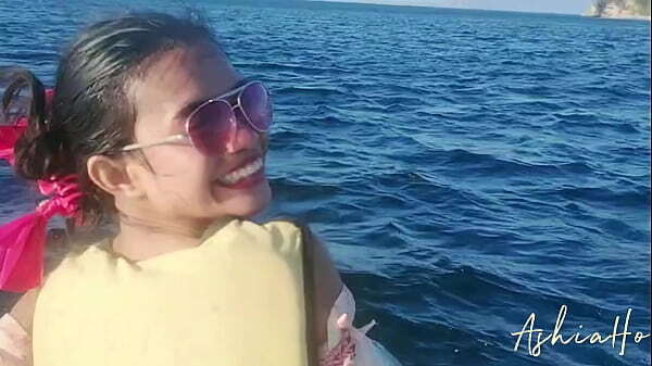 Escaped from city filling pussy