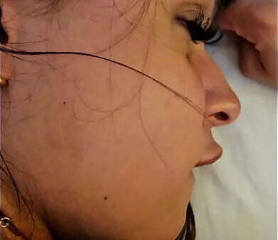 Kalena Mitrak Enxendo cuzinho porra sentindo usada