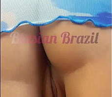 Asi&aacute_tica gostosa dan&ccedil_ando funk com a piroca do neg&atilde_o enfiada no cuzinho