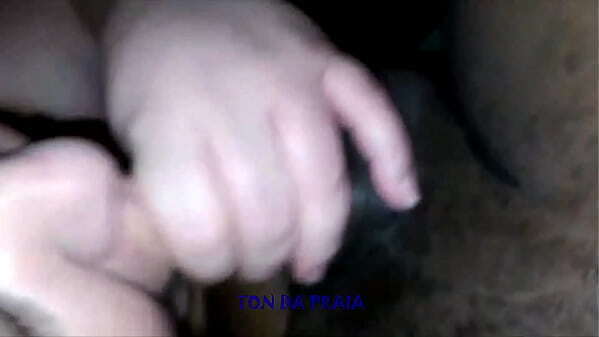 Safada mamou tanta vol&uacute_pia, n&atilde_o resisti... Gozei garganta cachorra