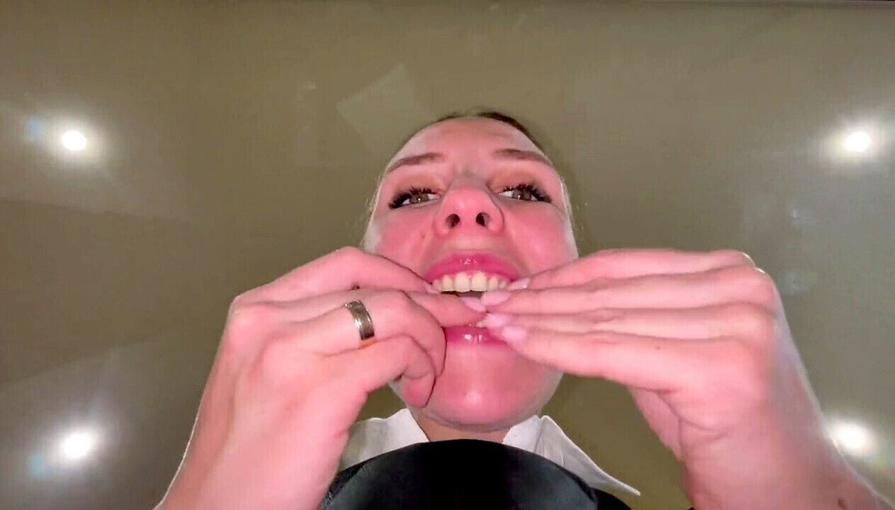 Teeth, giantess crush, food fetish