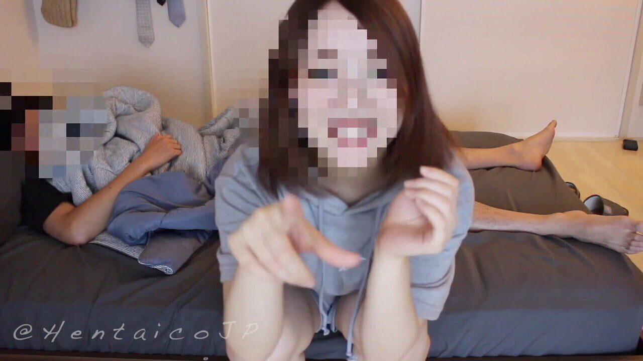 Naughty morning surprise from girlfriend: blowjob handjob combo