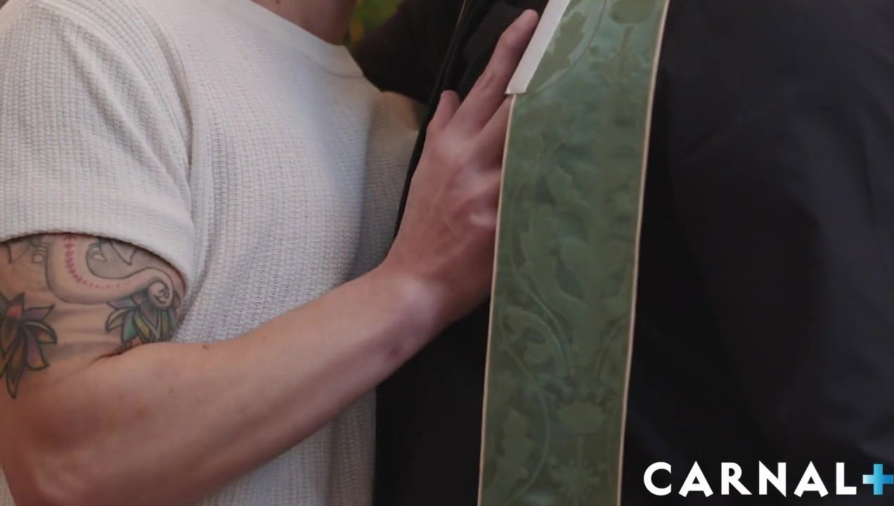 Staghomme Cute callboy Bastian Karim sexed bred priest