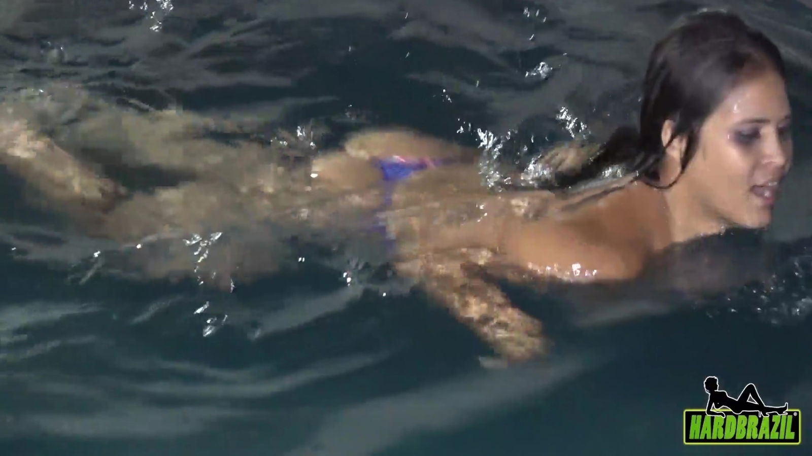 Jeniffer Matrix Nadando Pelada Piscina