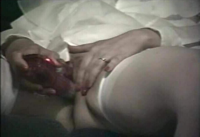 Slut SexyLaurie Masturbates Fingers Clit