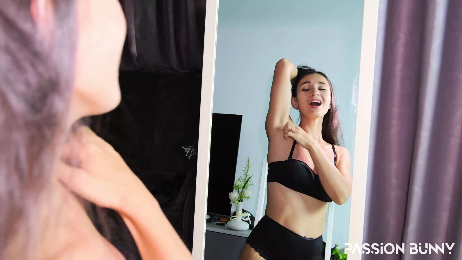 Armpit Fetish Mirror Flashing