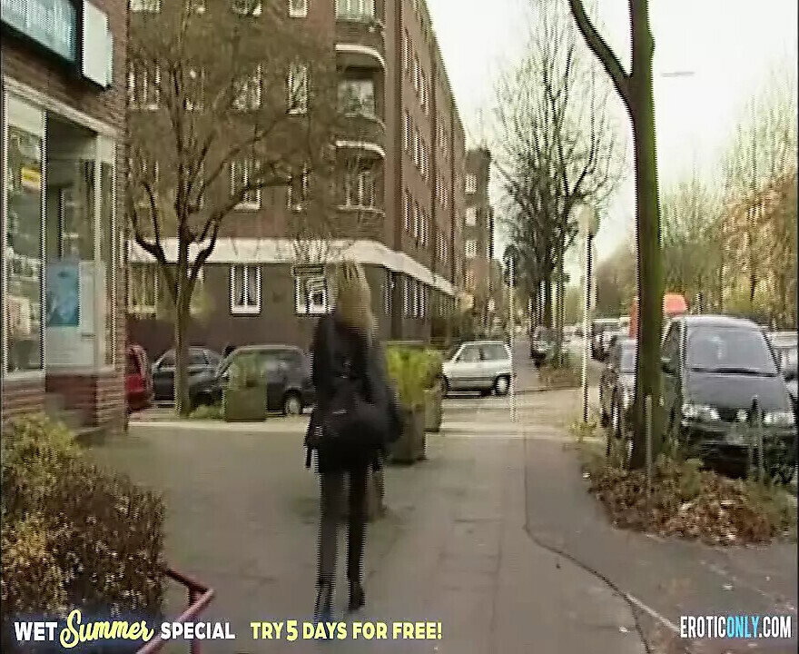 Games Playing Billiards