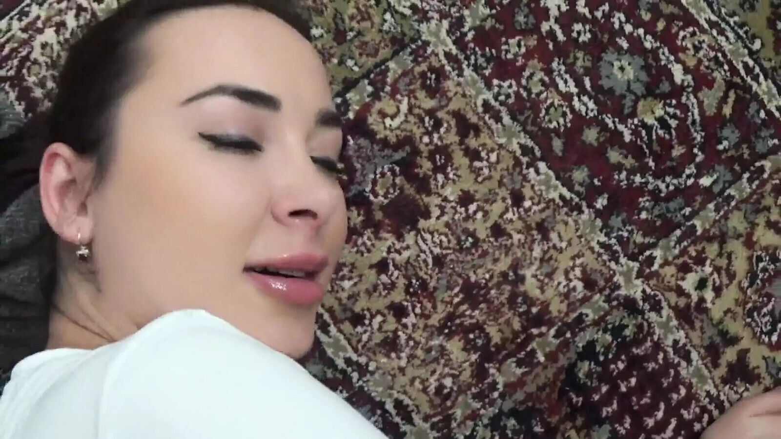 Fucking Iranian Stepmom When alone