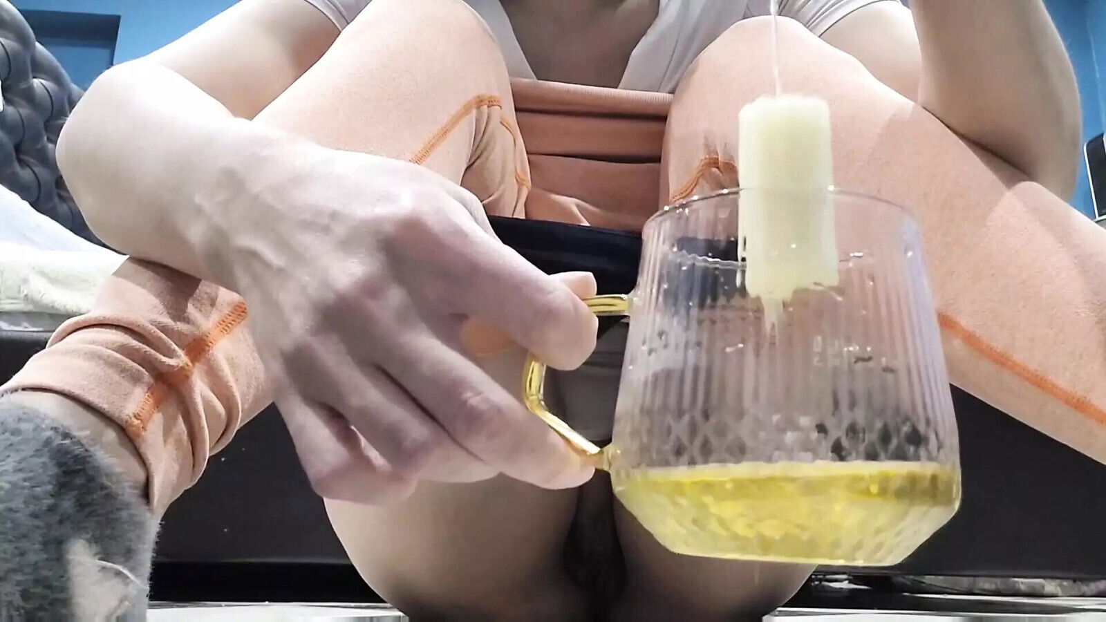 Suck tampon with urine.