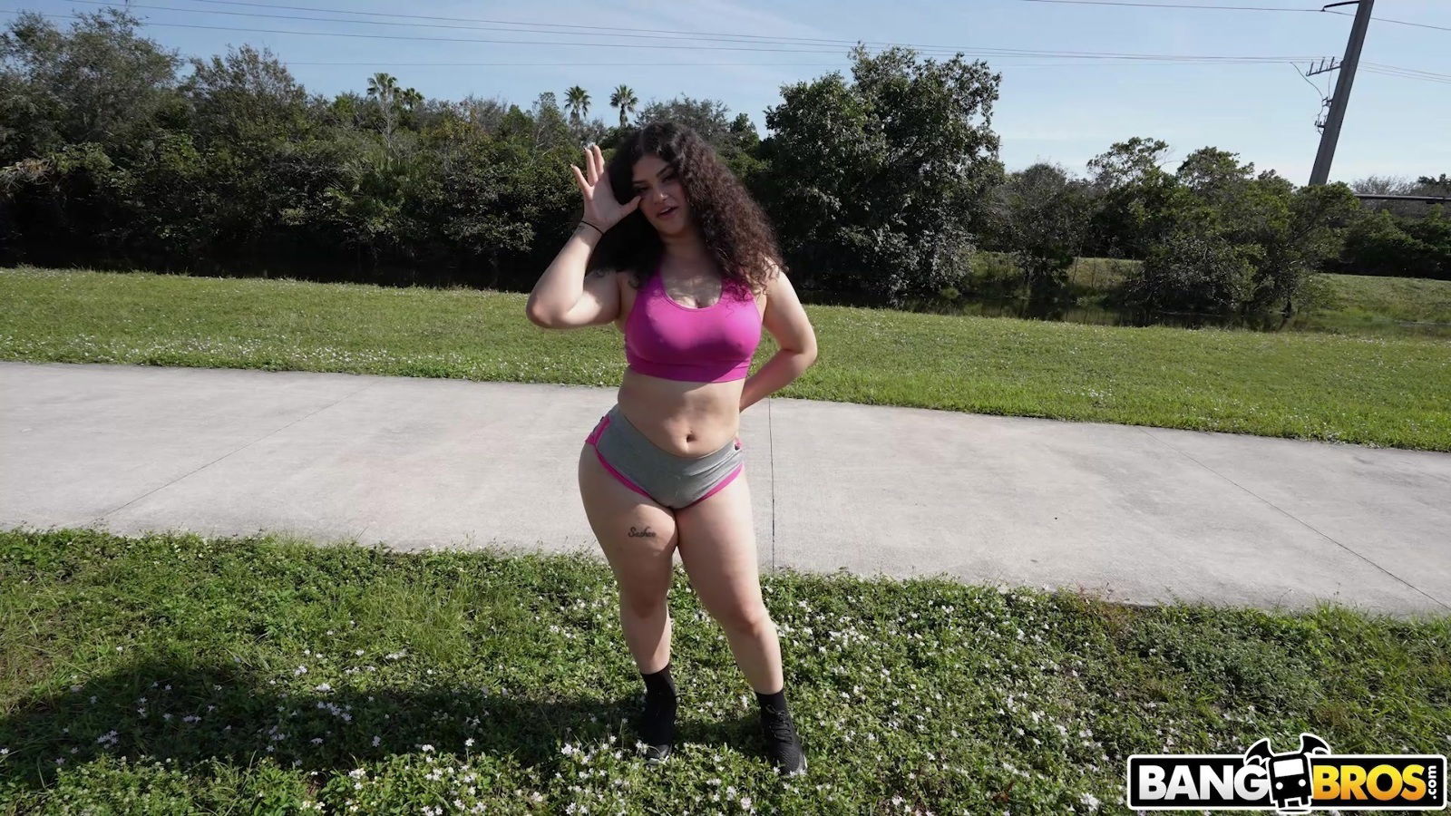 Brunette bombshell Remy Woods rides missionary style