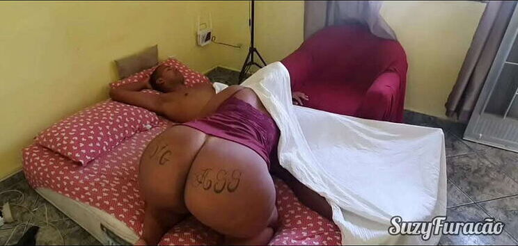 Secret Camera: Suck Husband's Friend's Dick, Make Carioca Master1