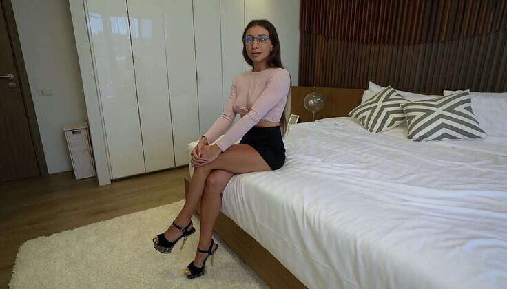 Hotel Staff Member Gave Blowjob Bonus upon Check-in (4K)