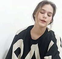 VOY DE VISITA DONDE MI TIO FAVORITO Y ME PONE CHUPAR SU VERGA PARA TERMINAR CORRIENDOSE EN MI CO&Ntilde_O