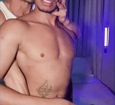 Bricadeira entre amigos (V&iacute_deo completo XVideos Red)