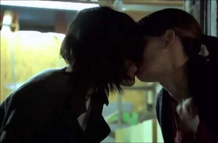  The L-Word Season 5 kissing scenes