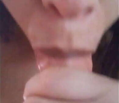 Mulher chupa consolo