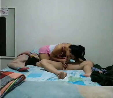 NOVINHA N&Atilde_O QUERIA CAMISINHA MAIS N&Atilde_O AGUENTOU SENTOU GOSTOSO