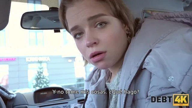 DEBT4k. Pobre cantinero obtiene dinero paja auto sexo