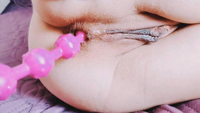 Behind scenes, milf preparing holes filming