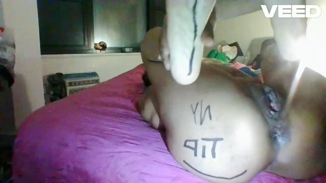 TATTOO BODY LIGHT BROWN SKIN EBONY STRIPPER MIDGET TAKES HUGE