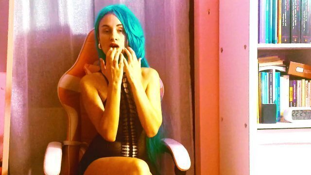 Ariel Ortiz alone home, masturbates putting whole hand vagina