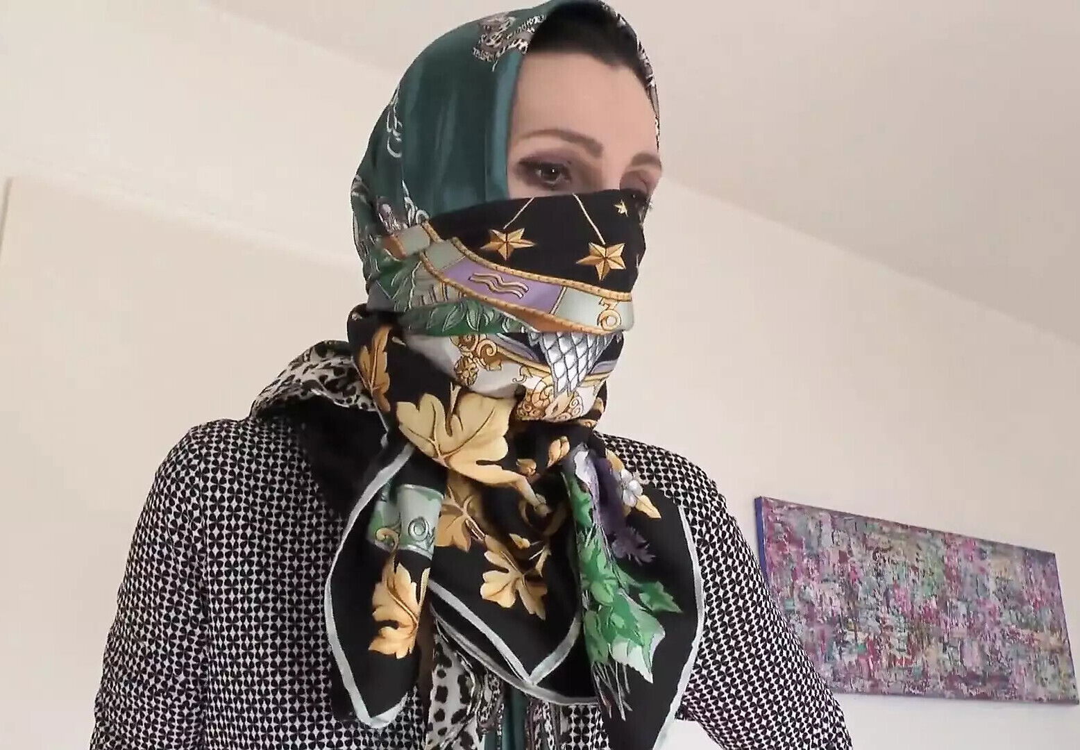 Lady Victoria Valente Styling Fabric Mask Headscarf,