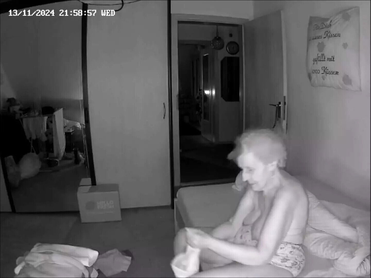 quickly wanked front pussy