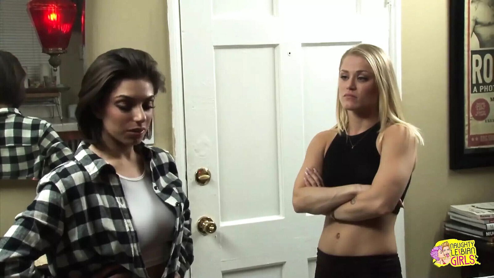 Busty Lesbian Darcie Dolce Helps Tenant Hollywood Pipes Before Scissoring