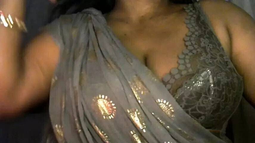 Bhabhi Boobs Nipple Pinch Rubbing Then Open Show Boobs.